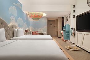 Hualuxe Sanya Yalong Bay Resort