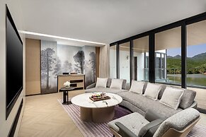 Hualuxe Sanya Yalong Bay Resort