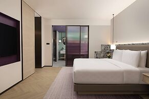 Hualuxe Sanya Yalong Bay Resort