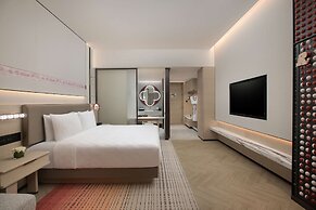 Hualuxe Sanya Yalong Bay Resort