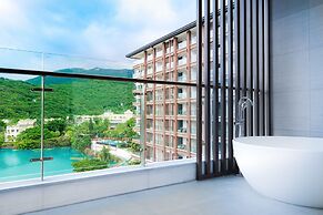 Hualuxe Sanya Yalong Bay Resort