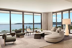 Hualuxe Sanya Yalong Bay Resort