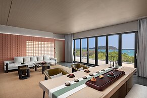 Hualuxe Sanya Yalong Bay Resort