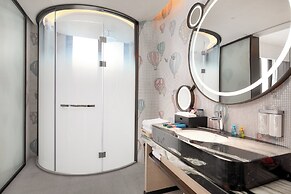 Hualuxe Sanya Yalong Bay Resort