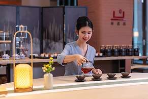 Hualuxe Sanya Yalong Bay Resort