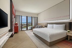 Hualuxe Sanya Yalong Bay Resort