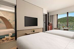 Hualuxe Sanya Yalong Bay Resort