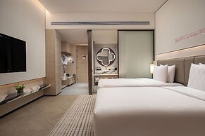 Hualuxe Sanya Yalong Bay Resort