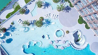 Hualuxe Sanya Yalong Bay Resort