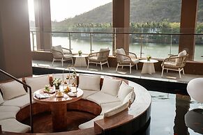 Hualuxe Sanya Yalong Bay Resort