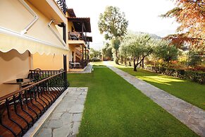 Ariadni Hotel Bungalows