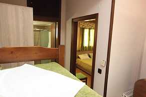 Ariadni Hotel Bungalows