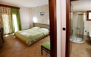 Ariadni Hotel Bungalows