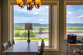 Big River Escape Grandview Manse