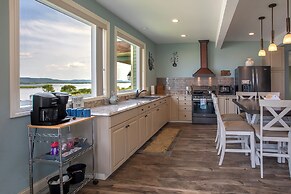 Big River Escape Grandview Manse