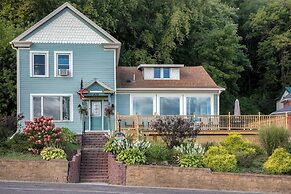 Big River Escape Grandview Manse