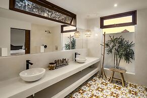 Villa Parasol by Alfred in Bali