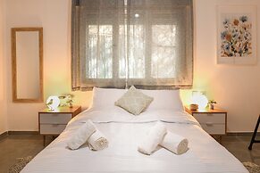 Charming 2BR in Haifa by Sea N' Rent