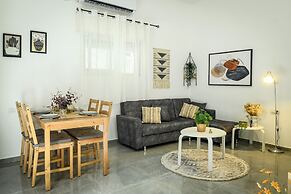 Charming 2BR in Haifa by Sea N' Rent
