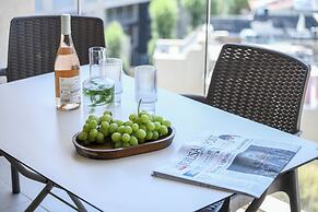 3BR SeaView Apt by the Beach by SeaNRent