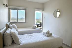 3BR SeaView Apt by the Beach by SeaNRent
