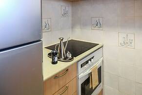 3BR SeaView Apt by the Beach by SeaNRent