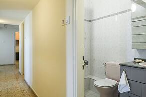 3BR SeaView Apt by the Beach by SeaNRent