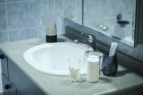 3BR SeaView Apt by the Beach by SeaNRent