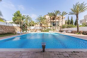 3BR SeaView Apt by the Beach by SeaNRent