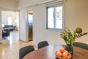 3BR SeaView Apt by the Beach by SeaNRent