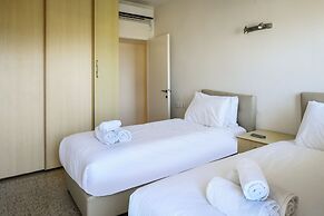 3BR SeaView Apt by the Beach by SeaNRent