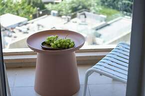 3BR SeaView Apt by the Beach by SeaNRent