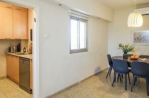 3BR SeaView Apt by the Beach by SeaNRent