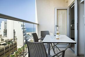 3BR SeaView Apt by the Beach by SeaNRent