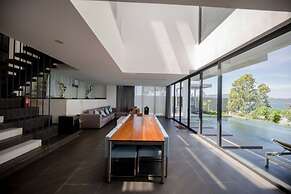 The Ocean Front Villa Nha Trang Abogo