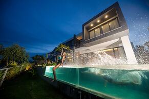 The Ocean Front Villa Nha Trang Abogo