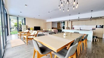 The Ocean Front Villa Nha Trang Abogo