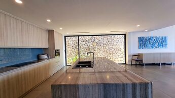 The Ocean Front Villa Nha Trang Abogo