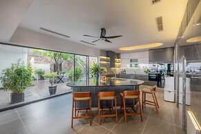 The Ocean Front Villa Nha Trang Abogo