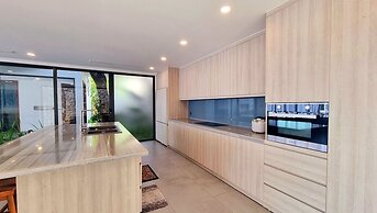 The Ocean Front Villa Nha Trang Abogo