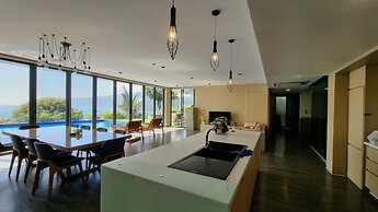 The Ocean Front Villa Nha Trang Abogo