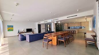 The Ocean Front Villa Nha Trang Abogo