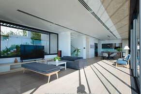 The Ocean Front Villa Nha Trang Abogo