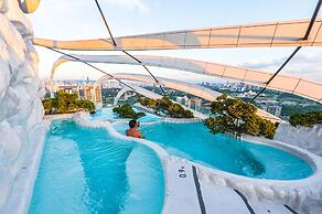 2BR 6PAX Jacuzzi View at Arte MontKiara