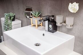 2BR 6PAX Jacuzzi View at Arte MontKiara