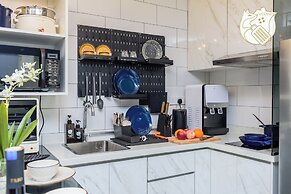 2BR 6PAX Jacuzzi View at Arte MontKiara