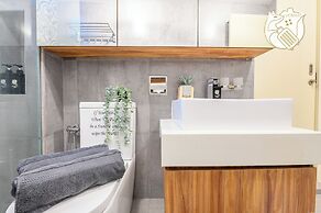 2BR 6PAX Jacuzzi View at Arte MontKiara