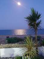 Ocean Front Beach House With Direct Beach Access