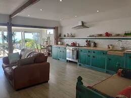 Ocean Front Beach House With Direct Beach Access