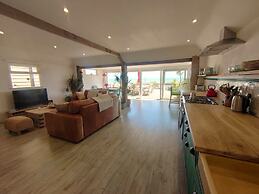 Ocean Front Beach House With Direct Beach Access